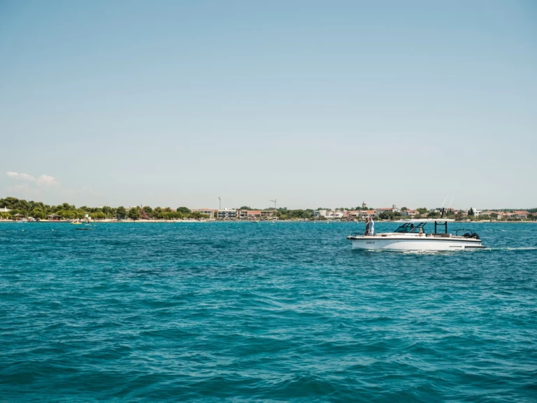 Alquiler de barcos Zaton barato de Axopar 37 Sun-Top