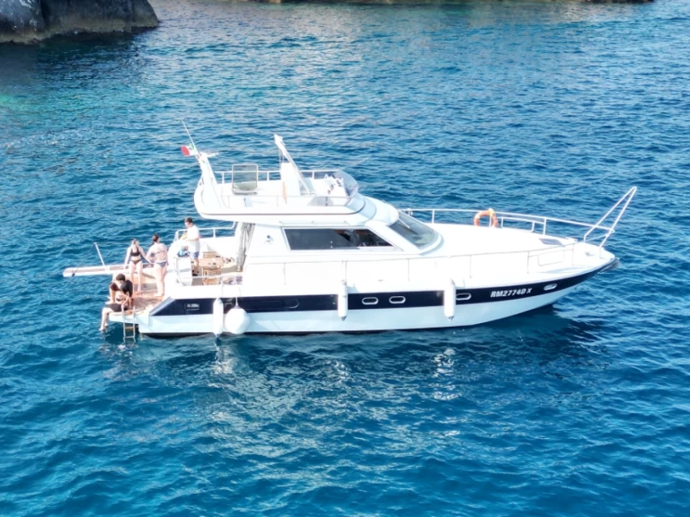 Alquiler Lancha Comar con o sin  título de navegación