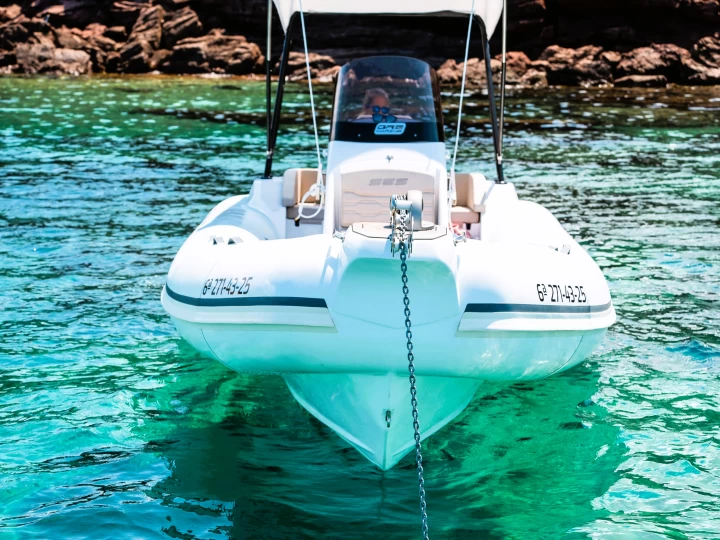 Alquiler Neumática Oromarine con o sin  título de navegación