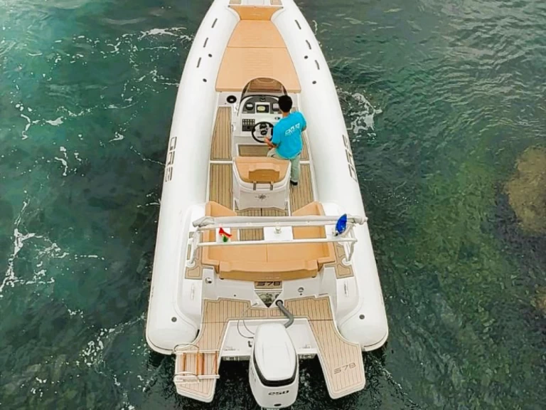 Alquiler Neumática Oromarine con o sin  título de navegación