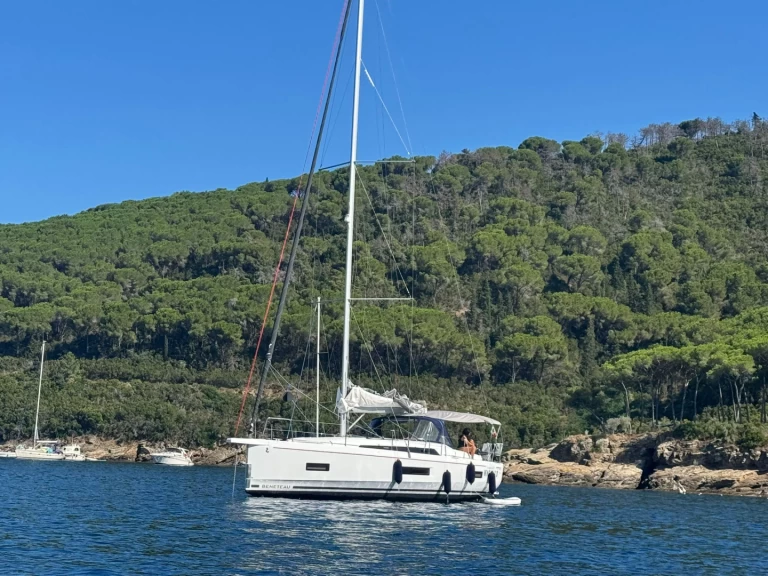 Alquiler de Velero, con o sin patrón Bénéteau San Vincenzo