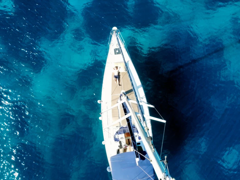 Alquiler de embarcaciones Jeanneau Sun Odyssey 494 enNaxos Port en Samboat