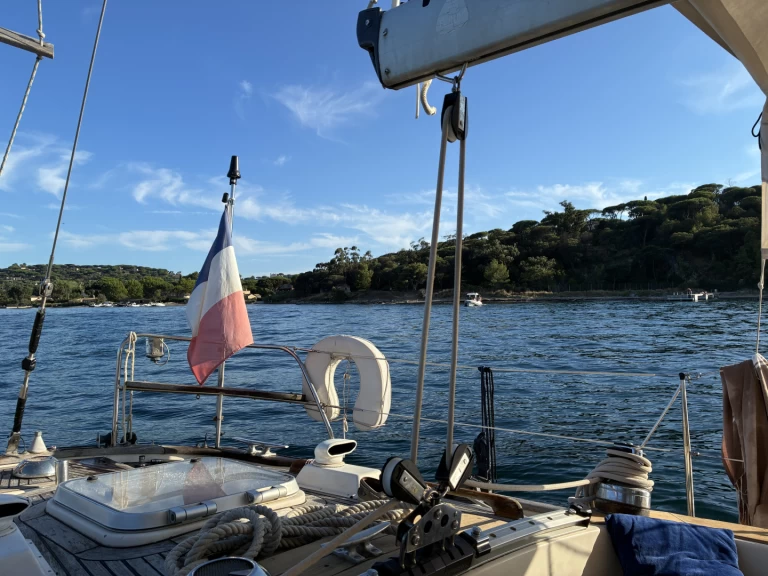 Alquiler de Velero, con o sin patrón Halberg-Rassy Saint-Tropez
