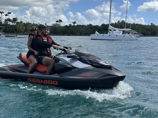 Alquiler Moto de agua Sea-Doo con o sin  título de navegación