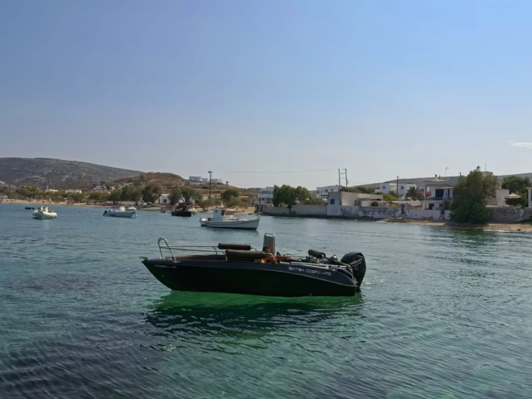 Alquiler de Isatek Cobra 495 en Mílos