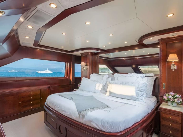 Alquiler de embarcaciones Benetti ENDLESS SUMMER enSaint-Raphaël en Samboat