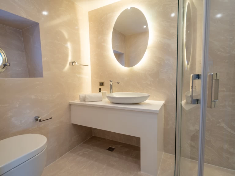 Alquiler Yate de lujo  con o sin  título de navegación