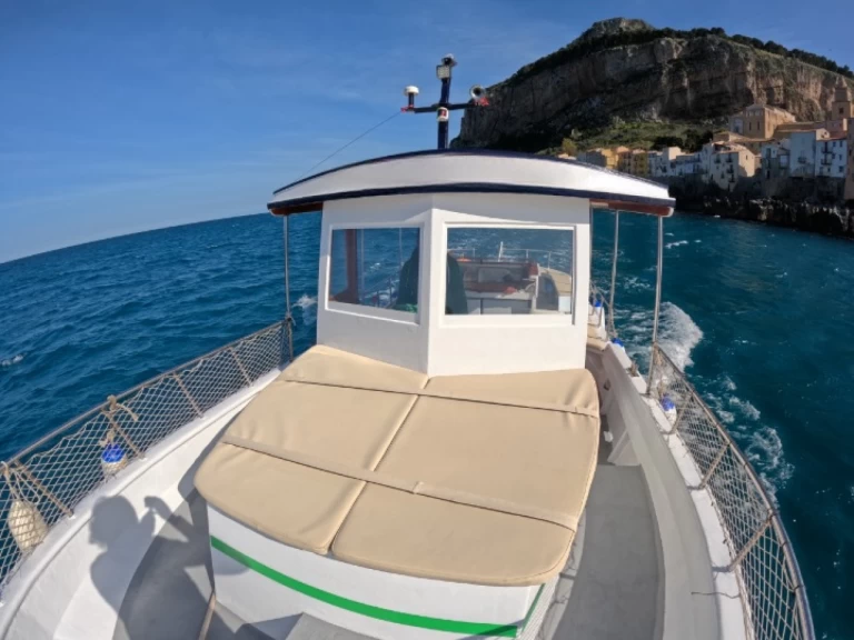 Custom Barca a motore  de alquiler a Cefalù