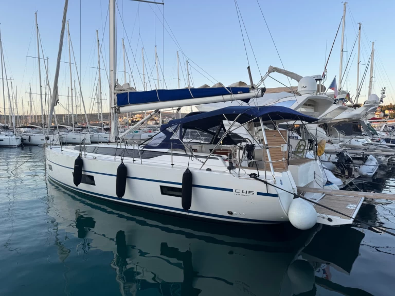 Bavaria Bavaria C45 de alquiler a Rogoznica