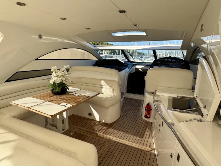 Alquiler Lancha Sunseeker con o sin  título de navegación