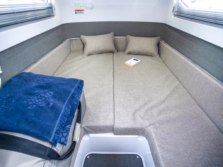 Lancha para alquilar Lávrio al mejor precio