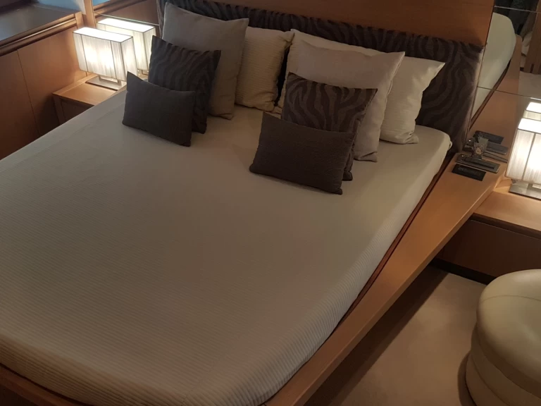 Alquiler de Yate de lujo, con o sin patrón Evo Marine Deauville  Loano