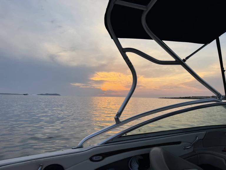 Alquiler de barcos Sant Antoni de Portmany barato de Sea Ray 220 Select