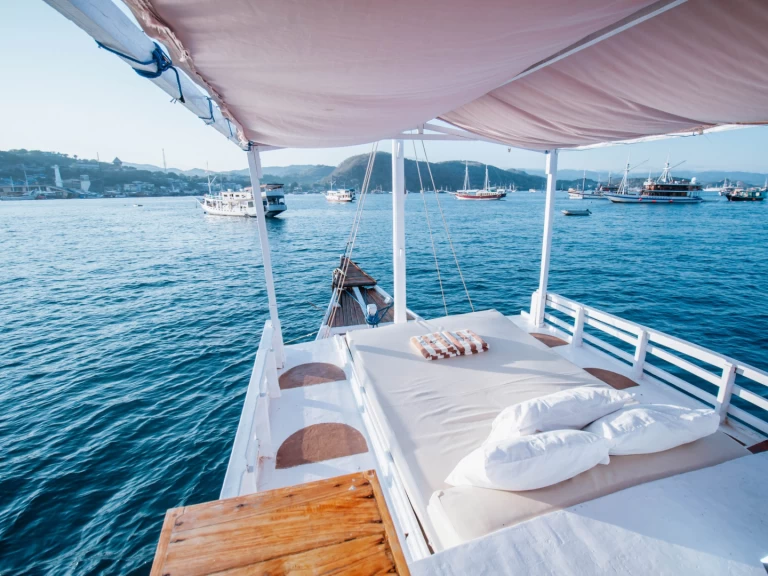 Alquiler Velero en Labuan Bajo - White Pearl 02 Phinisi Boat