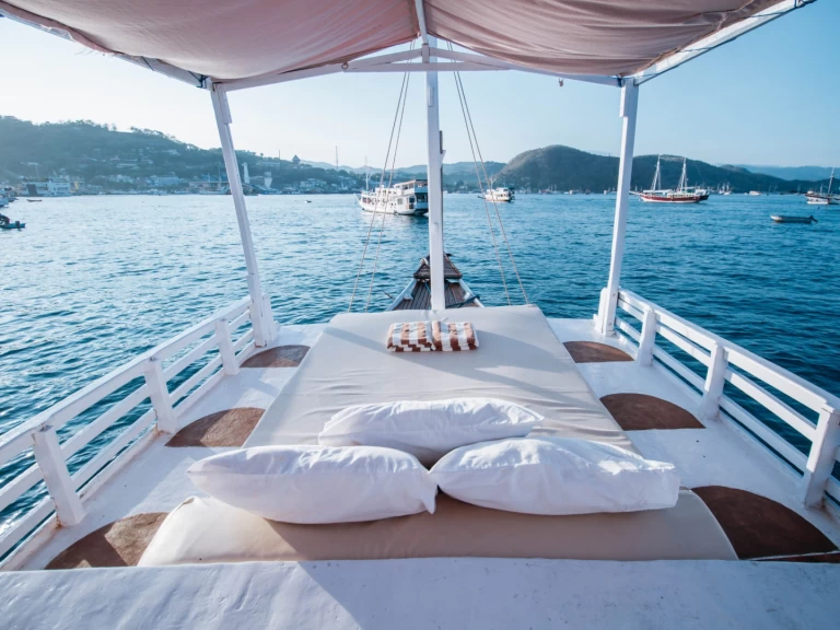 Alquiler de embarcaciones White Pearl 02 Phinisi Boat enLabuan Bajo en Samboat