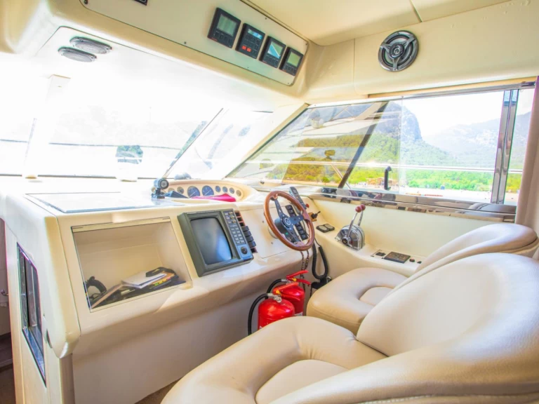 Alquiler de embarcaciones Princess Princess 20 M enAntalya (City) en Samboat