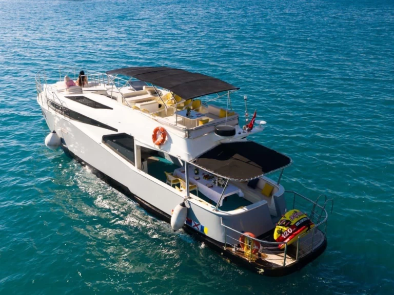 Alquiler de embarcaciones Princess Princess 20 M enAntalya (City) en Samboat