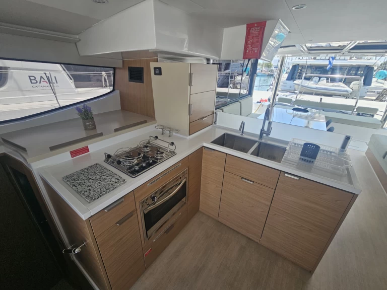 Alquiler de embarcaciones Bali Bali 4.8 (6+1 cab) enÁlimos en Samboat