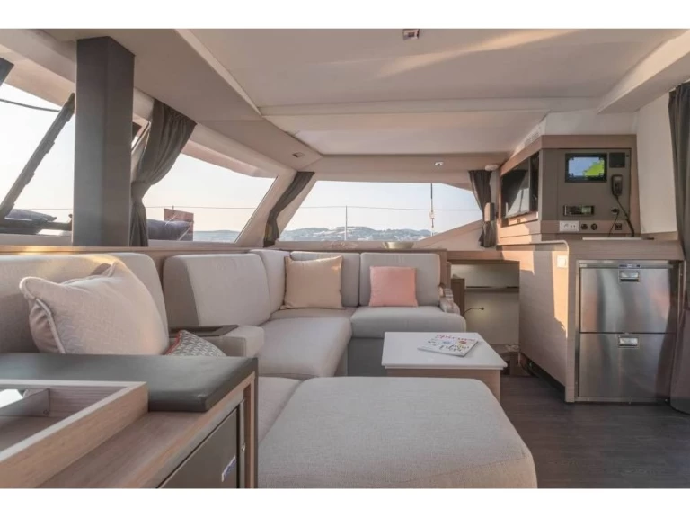Alquiler de Catamarán, con o sin patrón Fountaine Pajot Volos