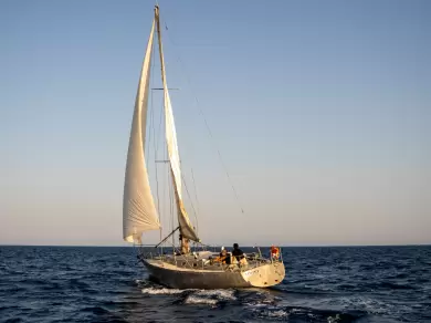 Alquiler de embarcaciones Aluminium AG4MC Consolation 37 enBadia de Roses en Samboat