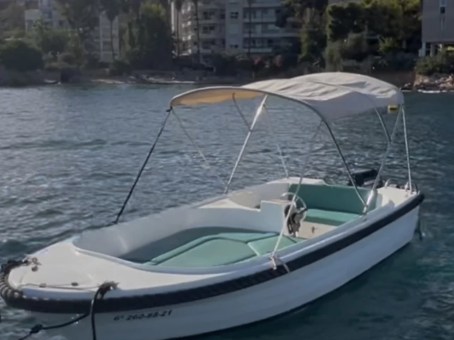 Alquiler Lancha Polyester Yacht con o sin  título de navegación