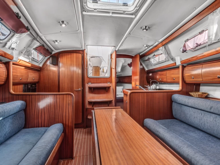 Alquiler Gouviá - Bavaria Bavaria 32 en SamBoat