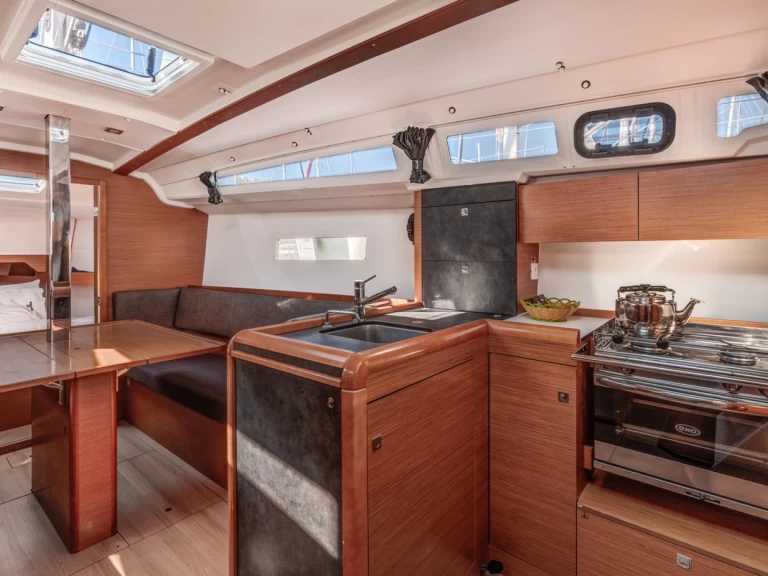 Alquiler de Jeanneau Sun Odyssey 349 en Gouviá