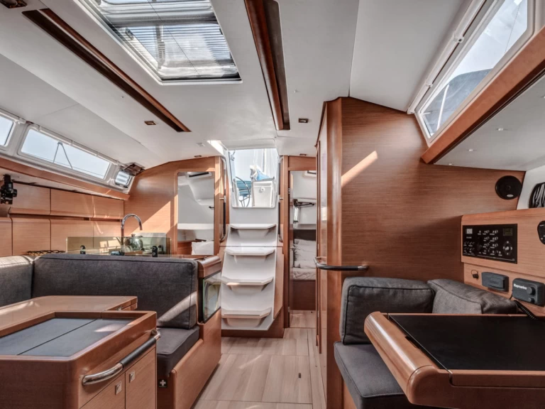 Jeanneau Sun Odyssey 419 de alquiler a Gouviá