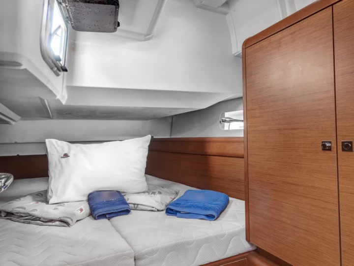Alquiler de embarcaciones Jeanneau Sun Odyssey 449 enGouviá en Samboat