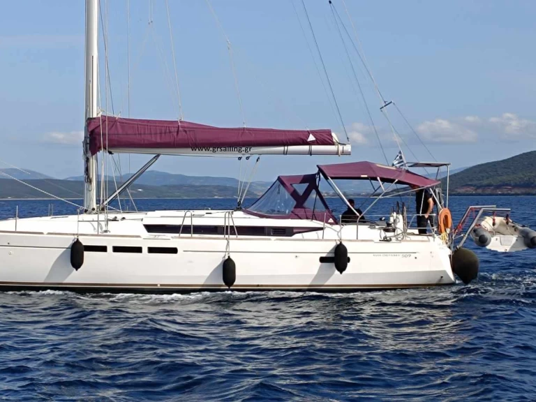 Alquiler de Jeanneau Sun Odyssey 509 en Gouviá
