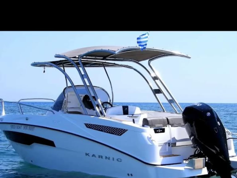 Alquiler Lancha Karnic con o sin  título de navegación