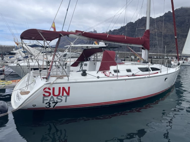 Alquiler de embarcaciones Jeanneau Sun Fast 37 enSan Miguel De Abona en Samboat