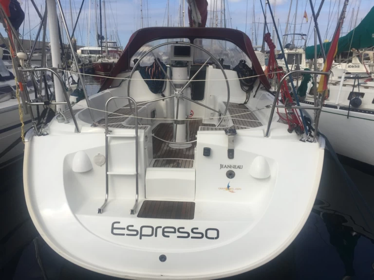 Alquiler Velero Jeanneau con o sin  título de navegación