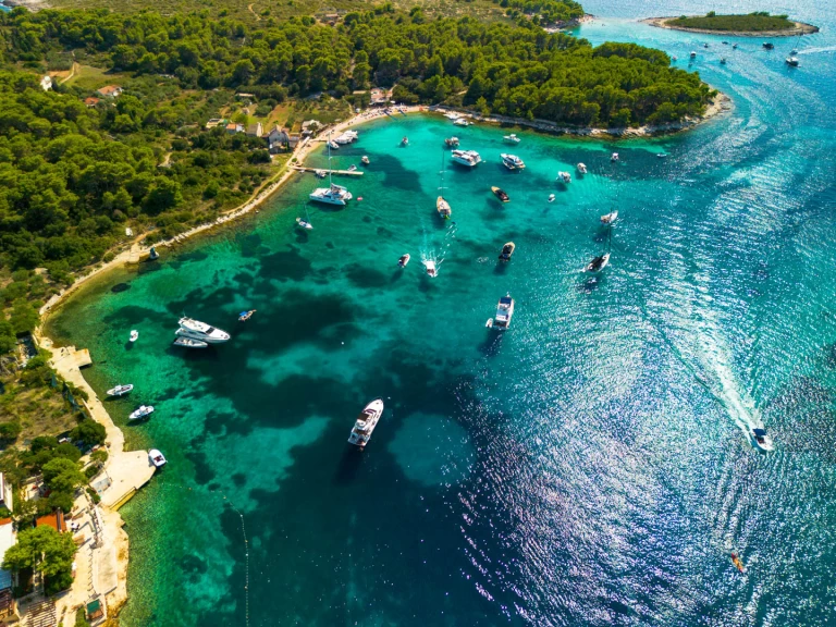 Ris Marine 850 Luxury de alquiler a Split