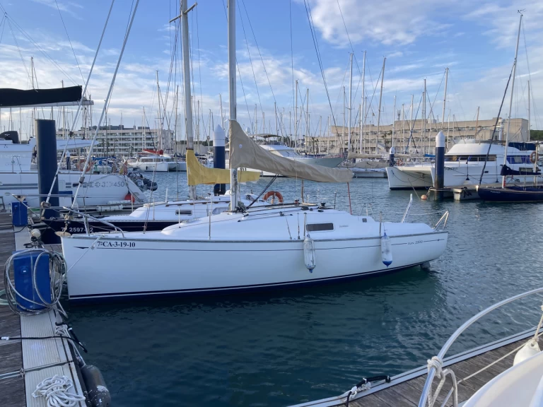Velero para alquilar Cádiz al mejor precio