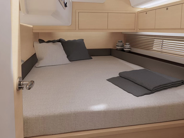 Velero para alquilar Lávrio al mejor precio