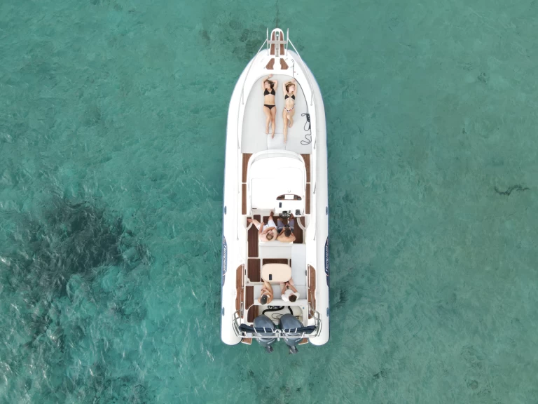 Capelli Tempest 900 WA de alquiler a Porto-Vecchio