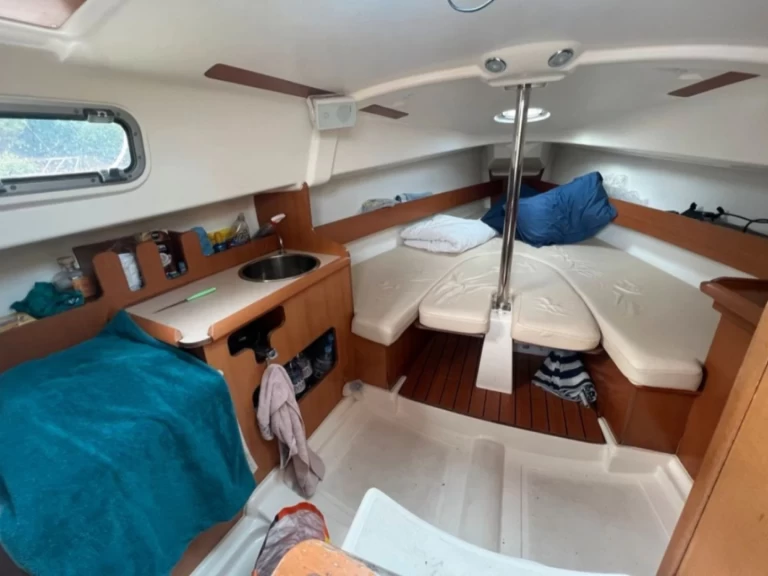 Alquiler Velero Jeanneau con o sin  título de navegación