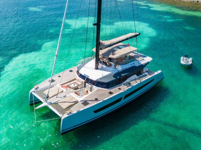 Alquiler Yate de lujo Fountaine Pajot con o sin  título de navegación
