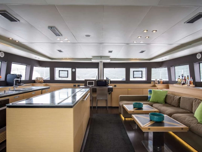 Alquiler Yate de lujo Lagoon con o sin  título de navegación