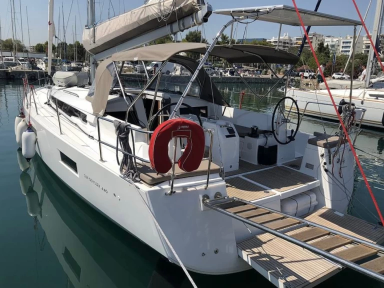 Alquiler de barcos Lefkáda barato de Sun Odyssey 440