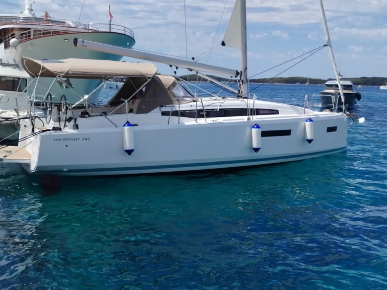Alquiler de barcos Dubrovnik barato de Sun Odyssey 380