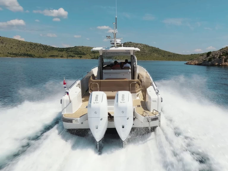 Alquiler Lancha Nimbus con o sin  título de navegación