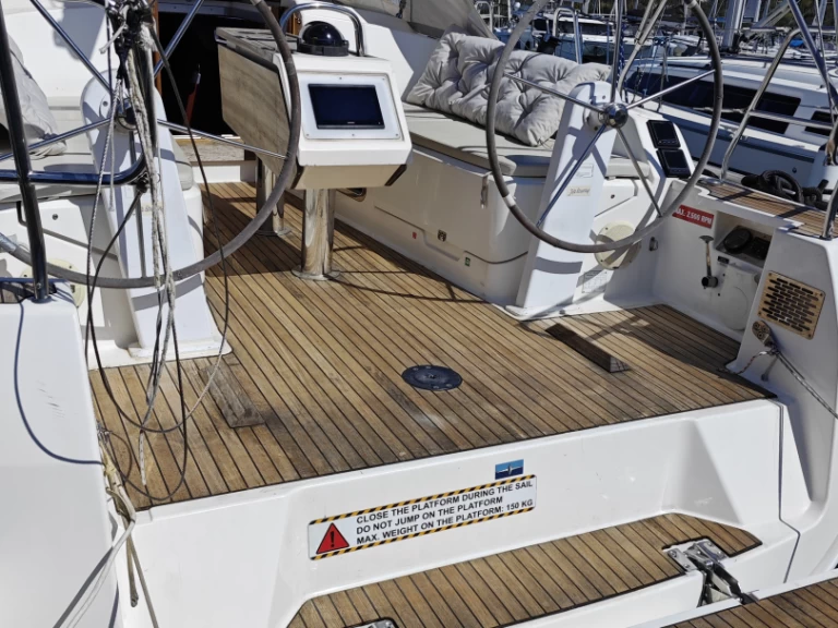 Alquiler Punat - Bavaria Cruiser 37 en SamBoat