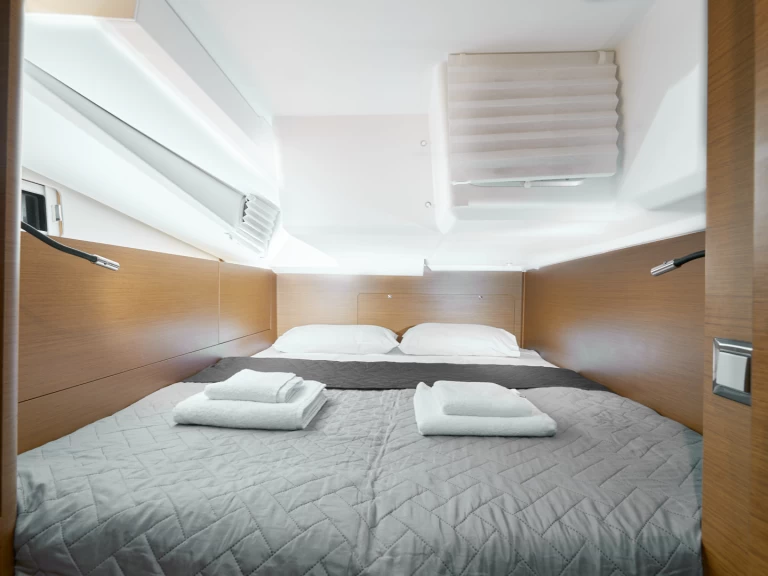 Alquiler de barcos Álimos barato de Sun Odyssey 440