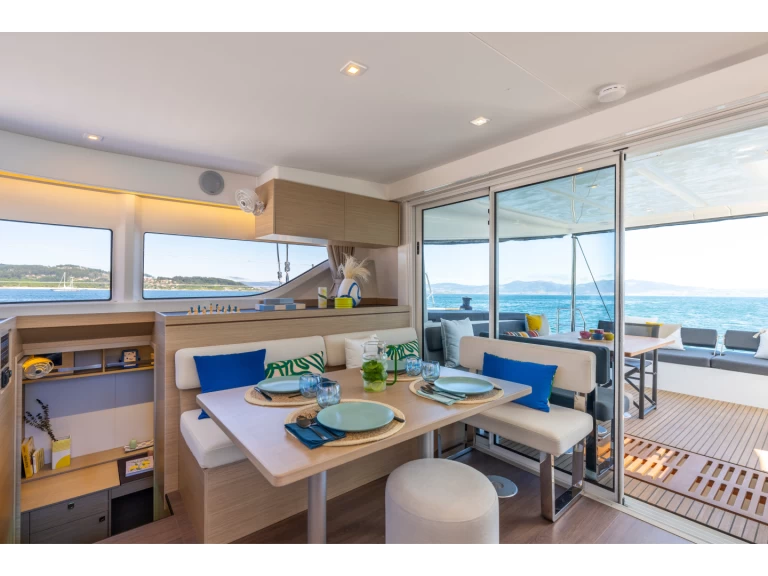 Alquiler Catamarán Lagoon con o sin  título de navegación