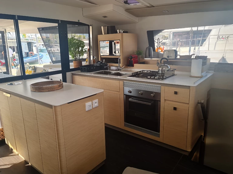 Alquiler de Fountaine Pajot Aura 51 en Préveza