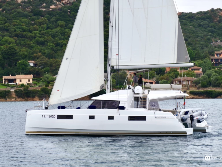 Alquiler de Catamarán, con o sin patrón Nautitech Puntone