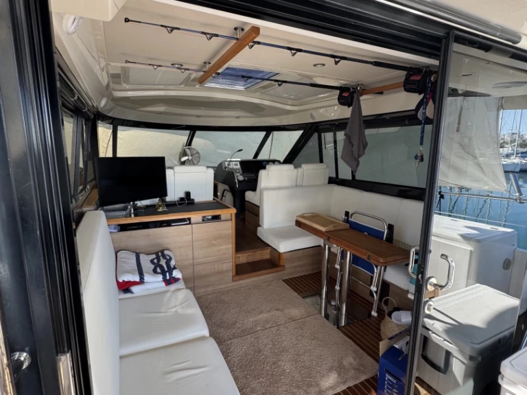 Lancha para alquilar Marina Delta Kallithea al mejor precio