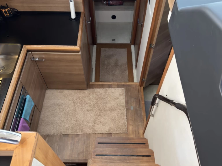 Alquiler de Sealine C48 en Marina Delta Kallithea